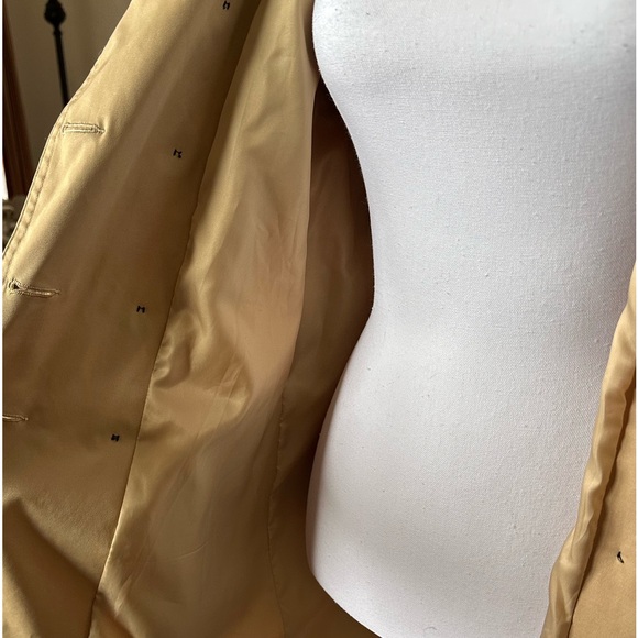 Farvalue Beige Trenchcoat, large, double breasted, buttons, knee length, belt - Picture 14 of 16